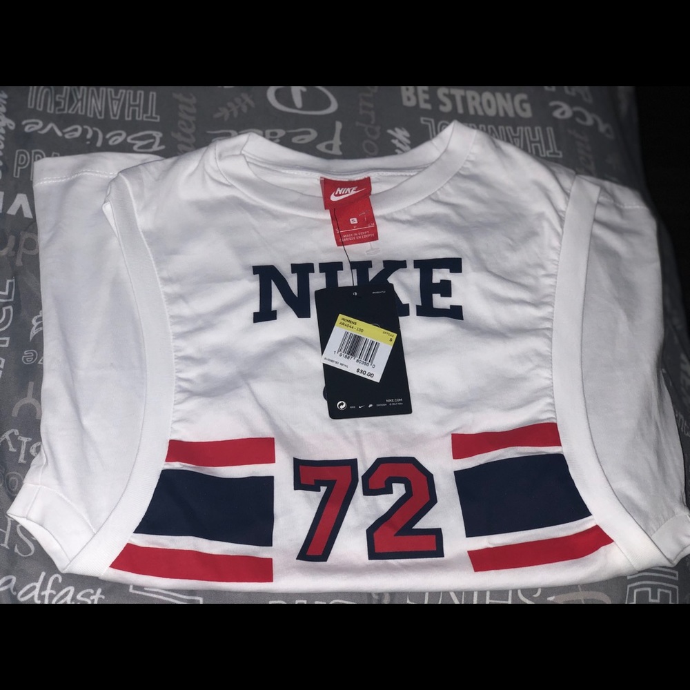 Nike short sleeve